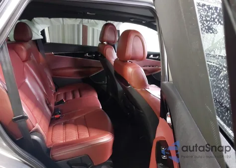 2016 Kia Sorento 2.0T Sxl z USA, uszkodzony, nr VIN 5XYPKDA12GG051172